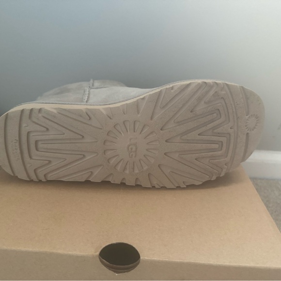 Ugg boots in Goat - Picture 3 of 7